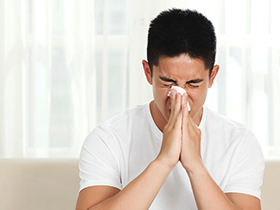 如何使用「洗鼻器」？藥師：正確的鼻腔清潔，會有效舒緩過敏症狀
