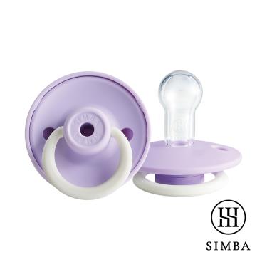【Simba 小獅王辛巴】扭扭圓型夜光安撫奶嘴（全齡）-紫芙派