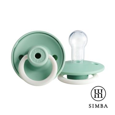 【Simba 小獅王辛巴】扭扭圓型夜光安撫奶嘴（全齡）-酪梨牛奶